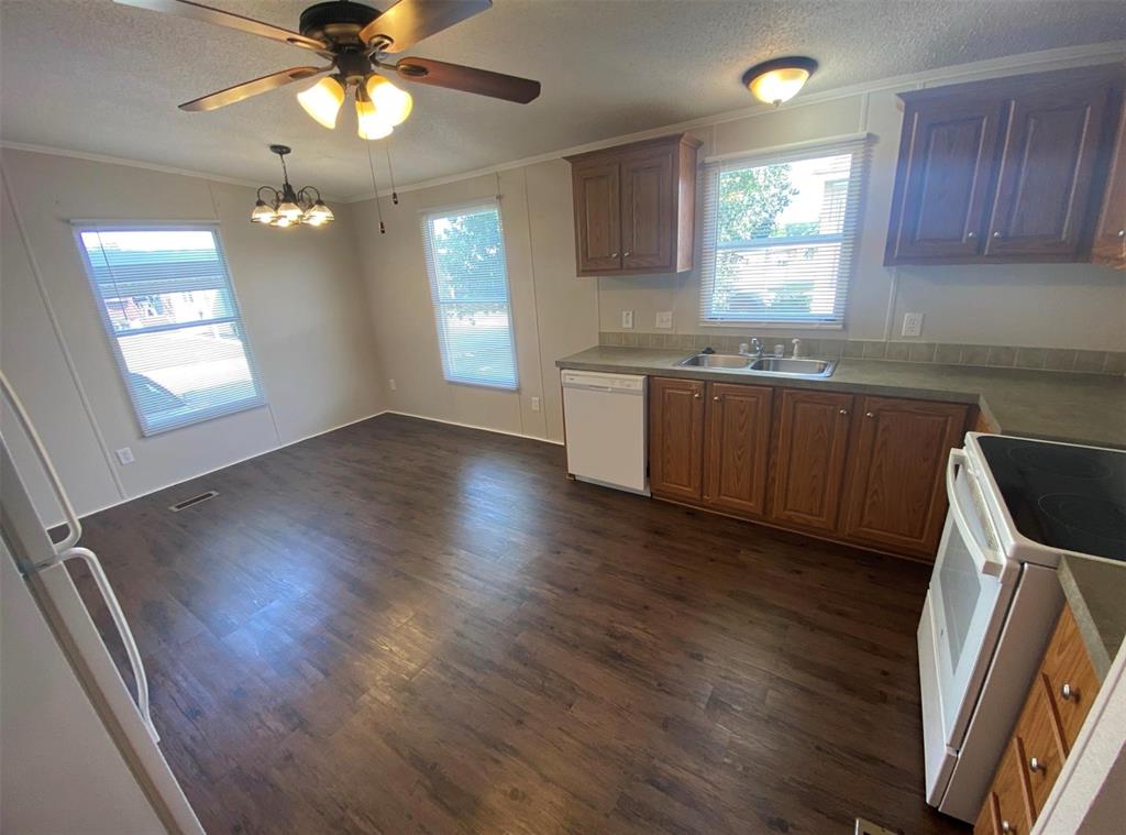 Lexington Place Mhp - Residential Lease