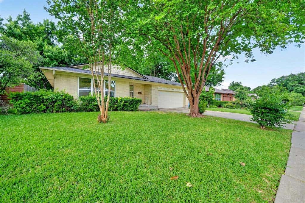 Photo of 2632 Materhorn Drive, Dallas, TX 75228 (MLS # 21349812)