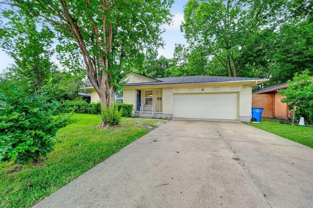 Photo of 2632 Materhorn Drive, Dallas, TX 75228 (MLS # 21349812)