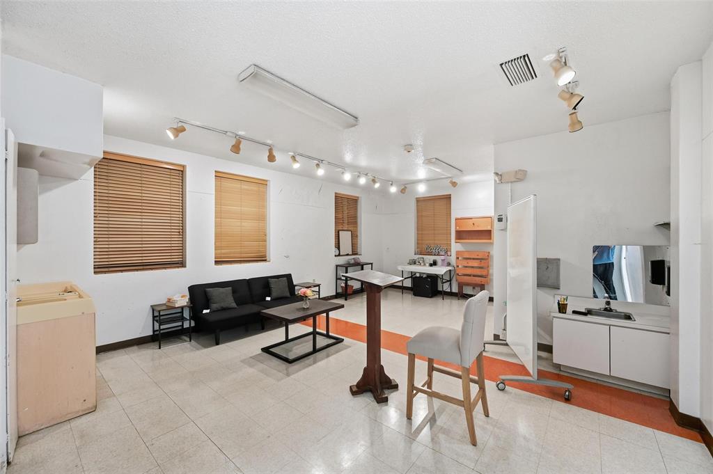 North Fort Worth - Commercial Sale