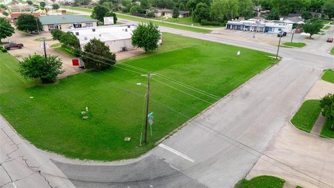 Tiny photo for 120 Phillip St, Mesquite, TX 75149 (MLS # 21279460)