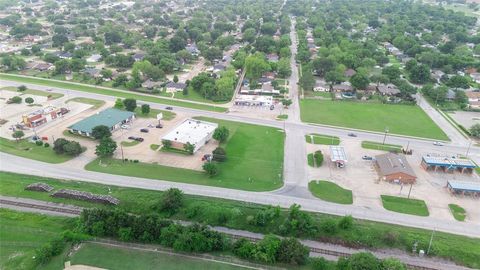 Tiny photo for 120 Phillip St, Mesquite, TX 75149 (MLS # 21279460)