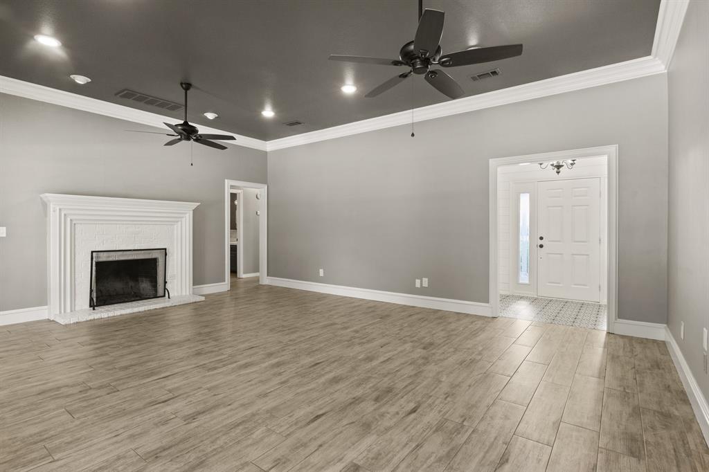 2713 Sleepy Hollow