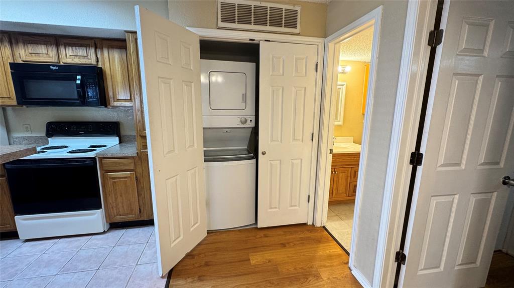 Arlington Oaks Condo - Residential Lease