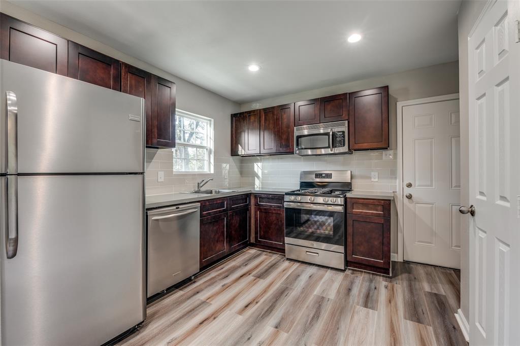 Walls H G - Residential Lease