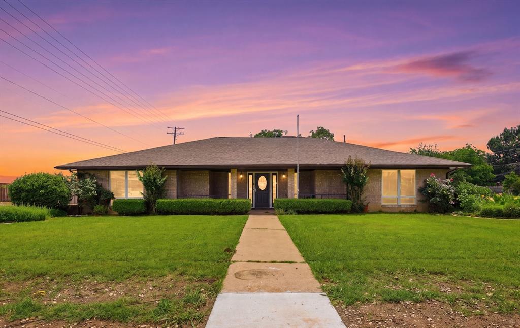 2608 Buckingham Drive