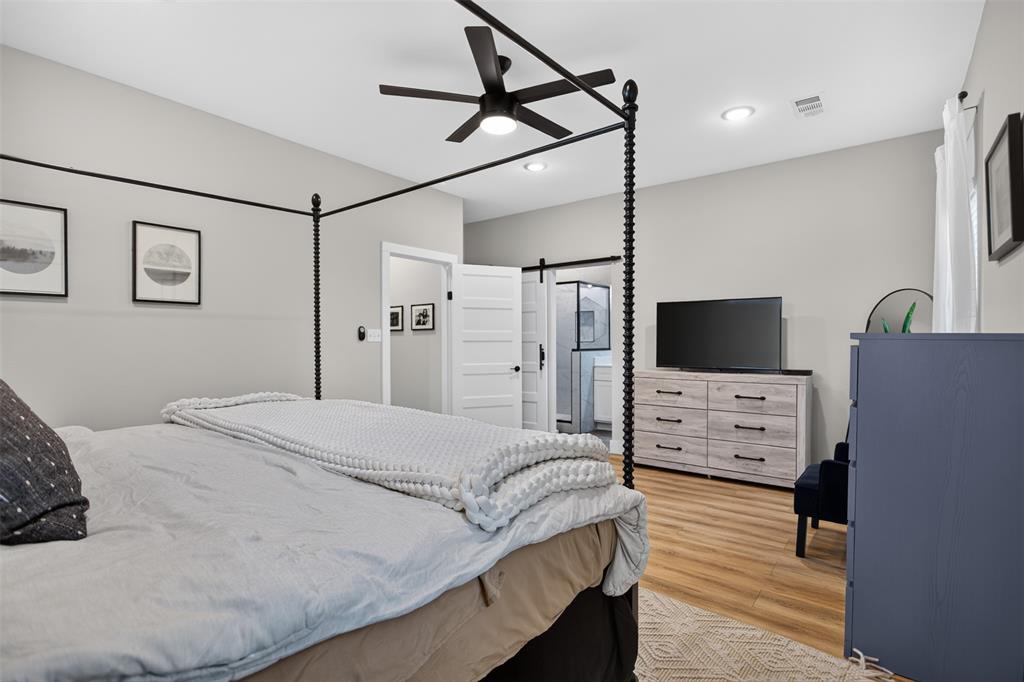 2511 Gladstone Drive