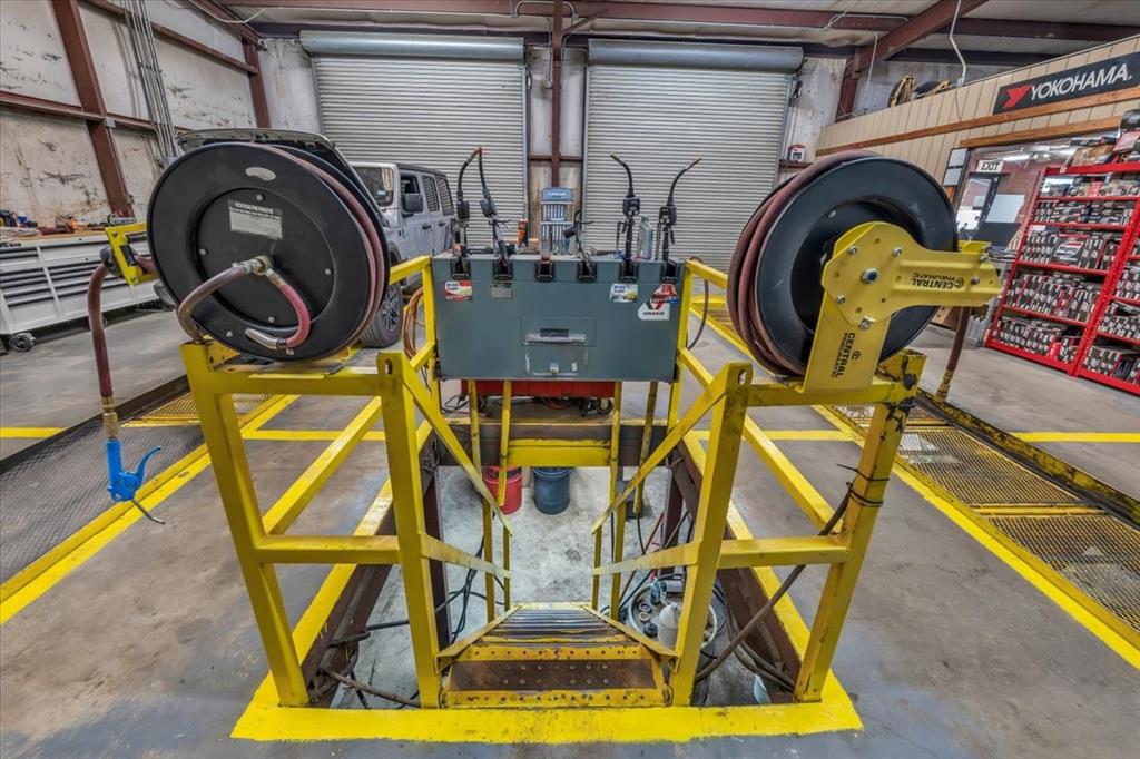 I H REED A-23 - Commercial Sale