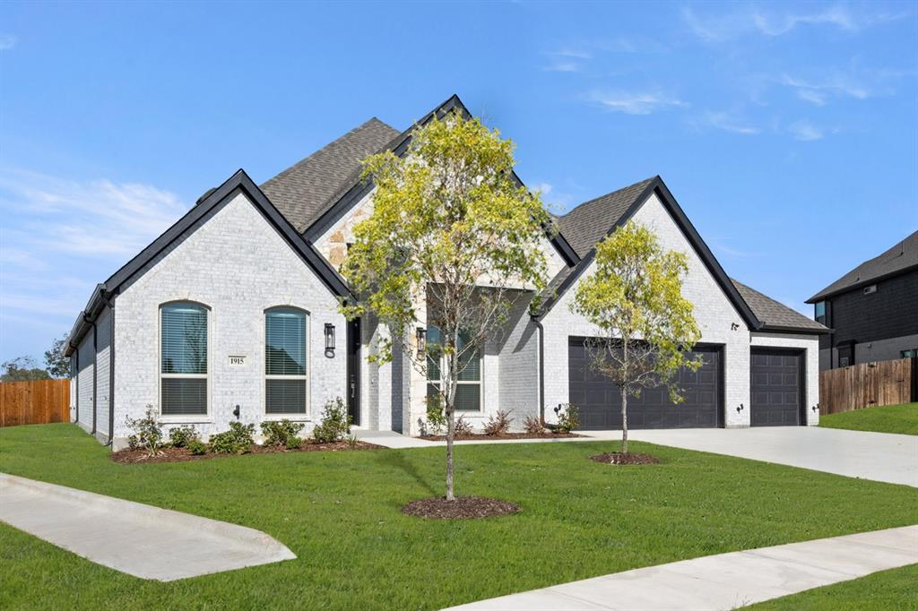 1915 Silvercreek Lane