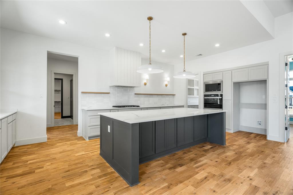 Hidden Lakes at Mockingbird - Residential