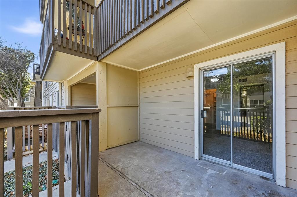 River Oaks Condos - Residential