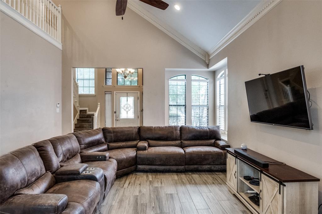 8813 Greenwood Trail