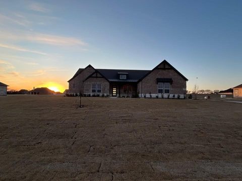 808 Valley Ridge Road Van Alstyne TX 75495