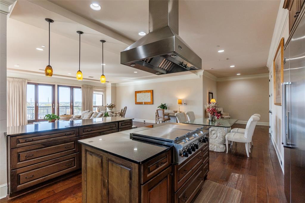 Villa De Leon Condo - Residential