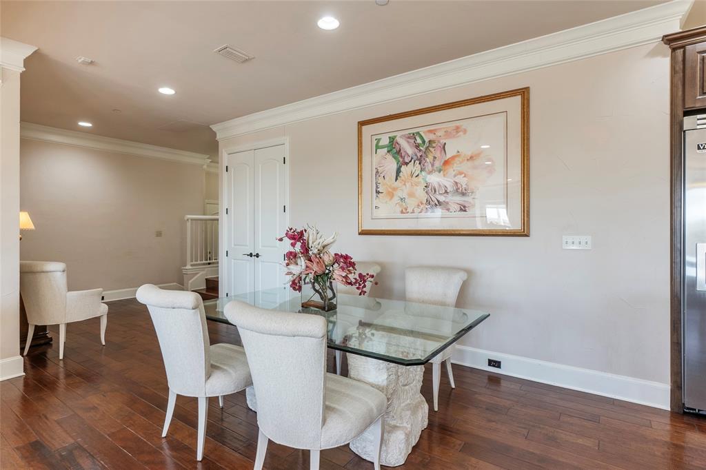 Villa De Leon Condo - Residential