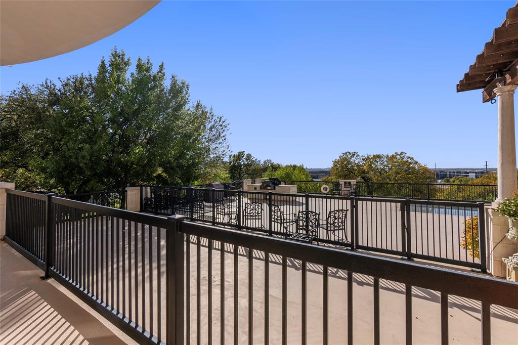 Villa De Leon Condo - Residential