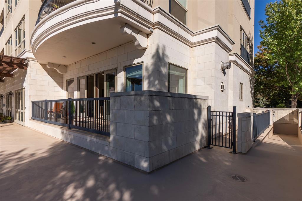 Villa De Leon Condo - Residential