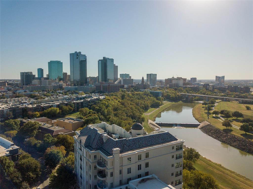 Villa De Leon Condo - Residential