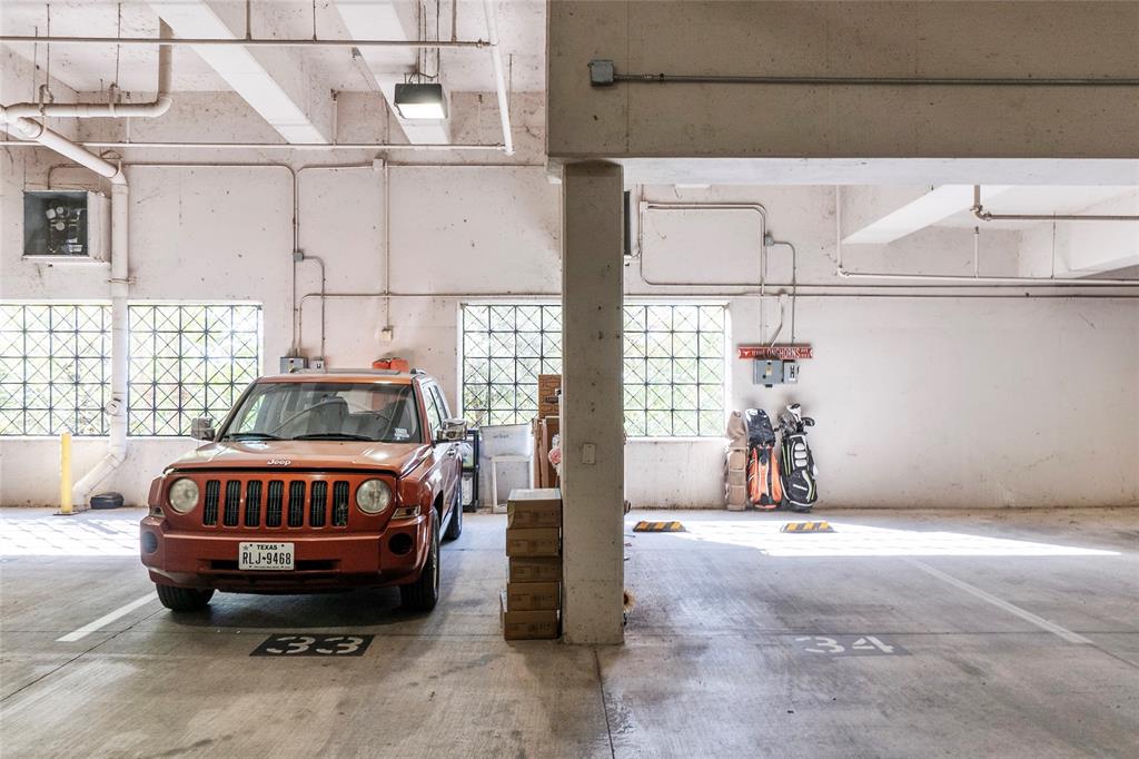 Villa De Leon Condo - Residential