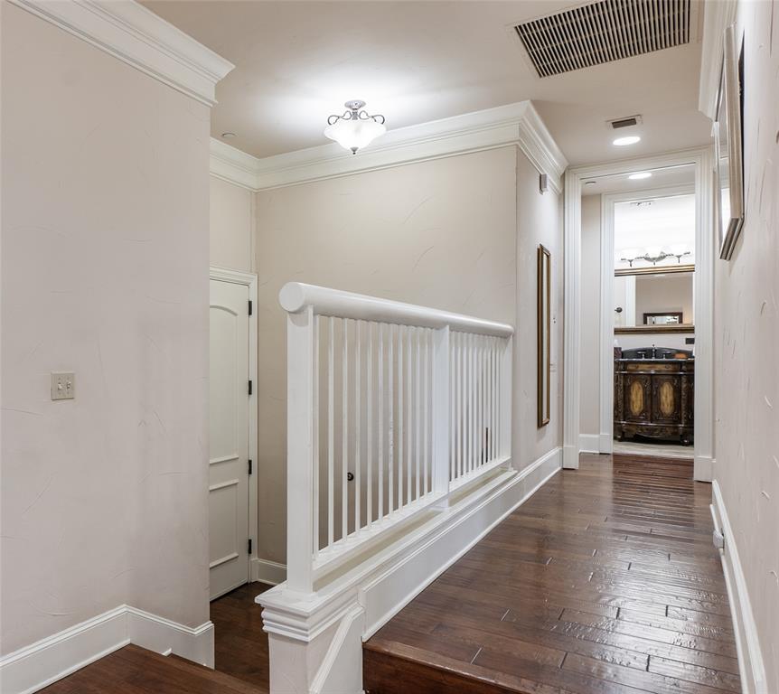 Villa De Leon Condo - Residential