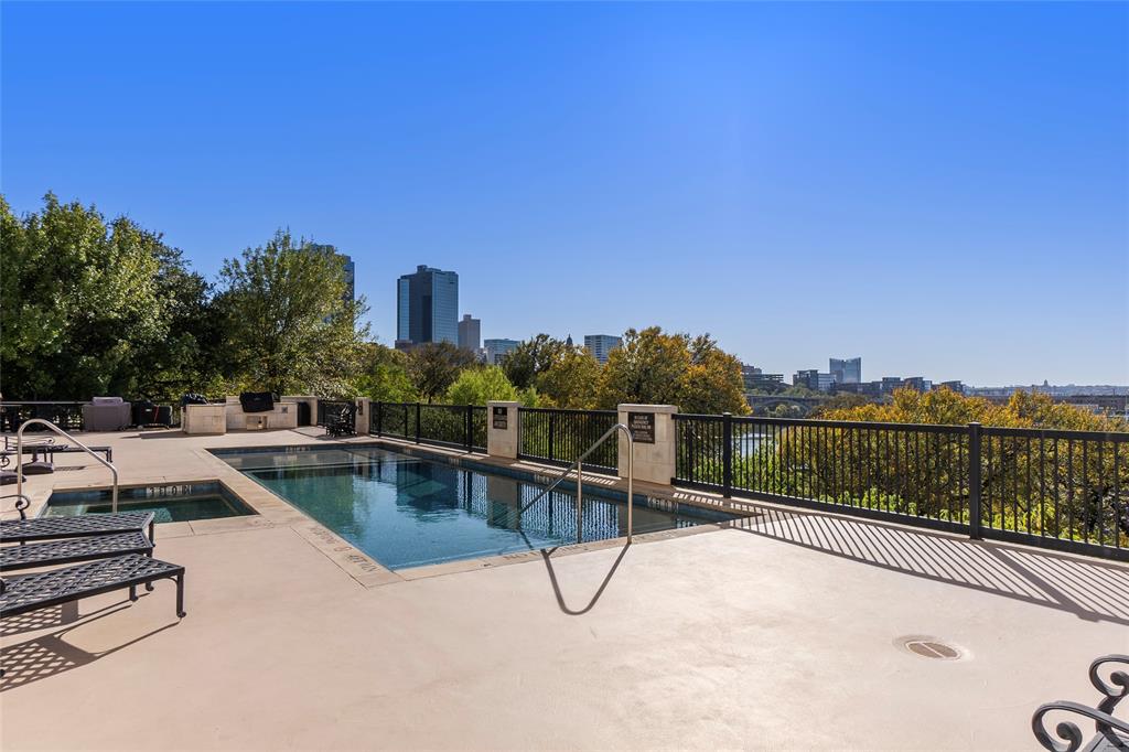 Villa De Leon Condo - Residential