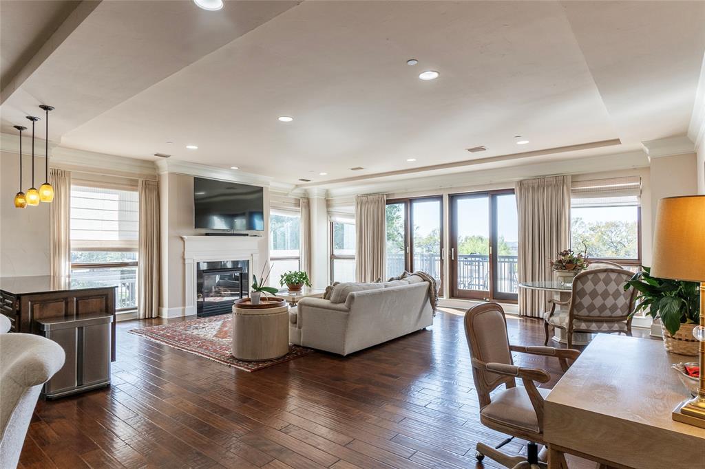 Villa De Leon Condo - Residential