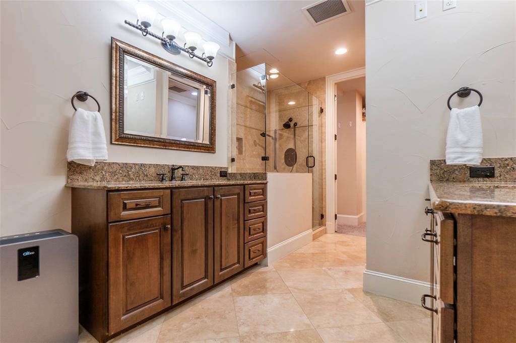 Villa De Leon Condo - Residential