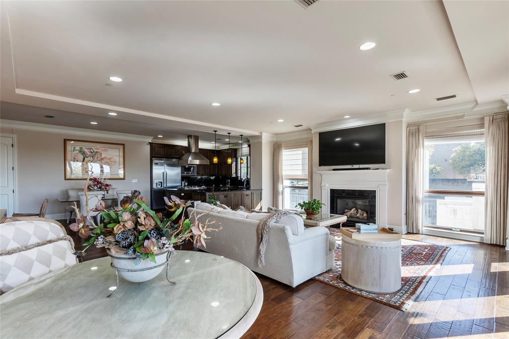 Villa De Leon Condo - Residential