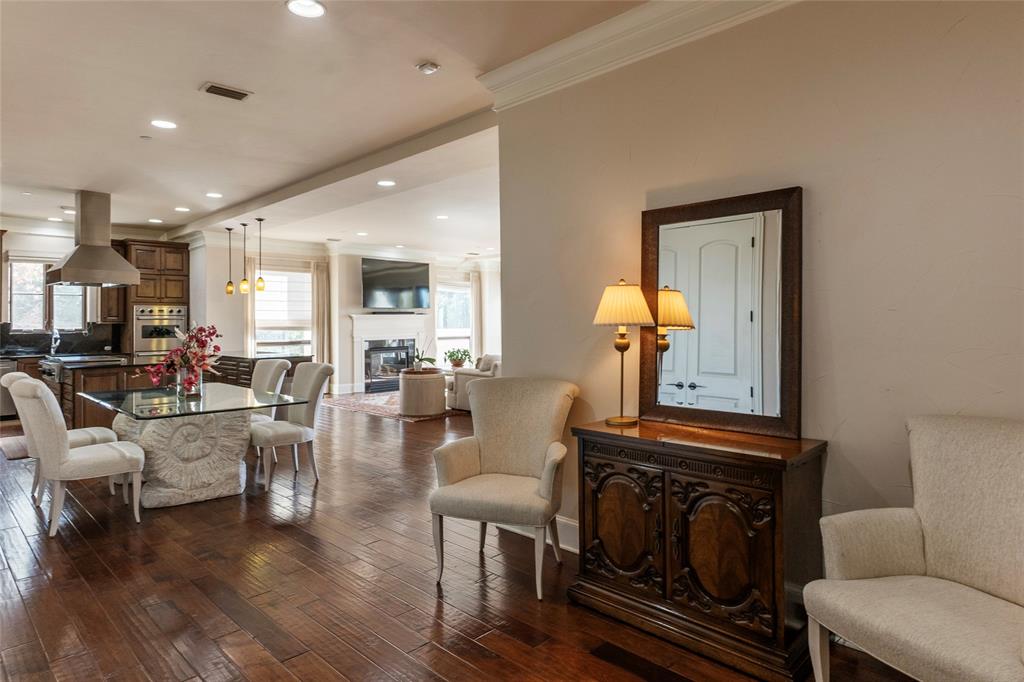 Villa De Leon Condo - Residential