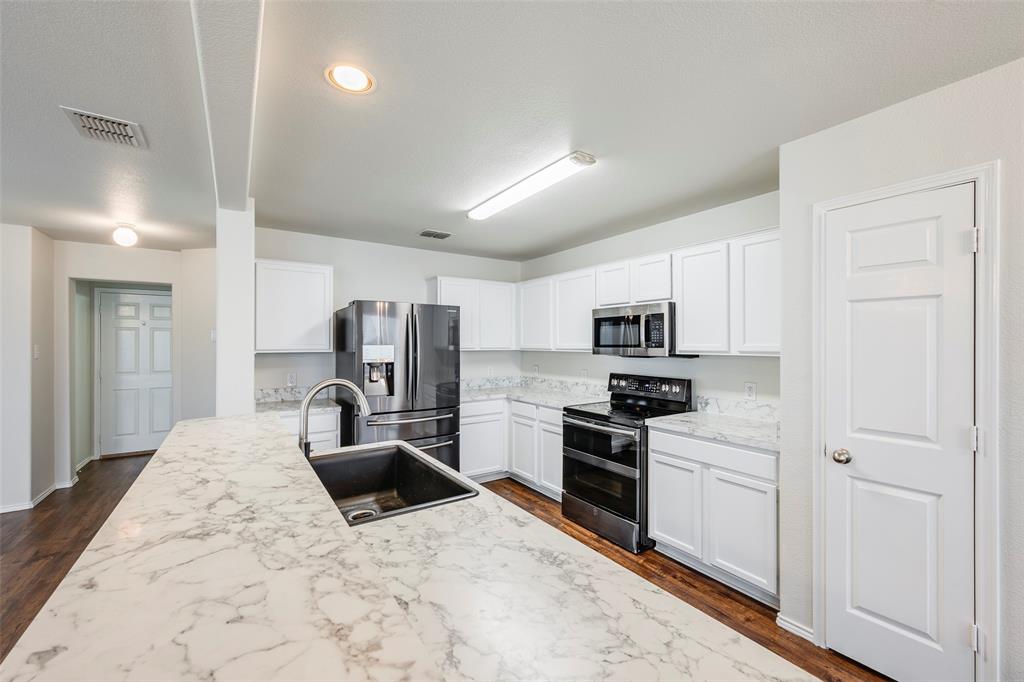 Villages Of Chisholm Ridge Th - Residential