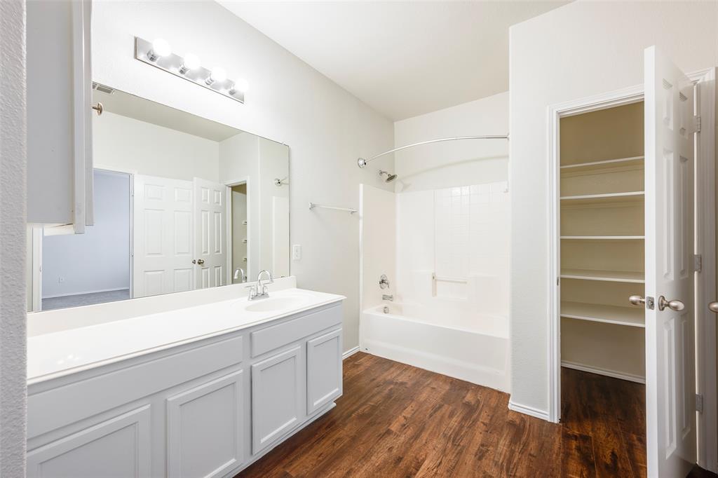 Villages Of Chisholm Ridge Th - Residential