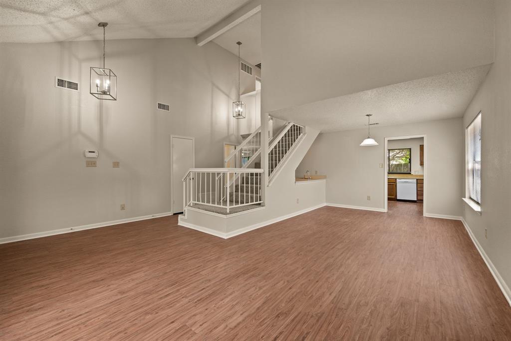 2530 Clayton Oaks Drive
