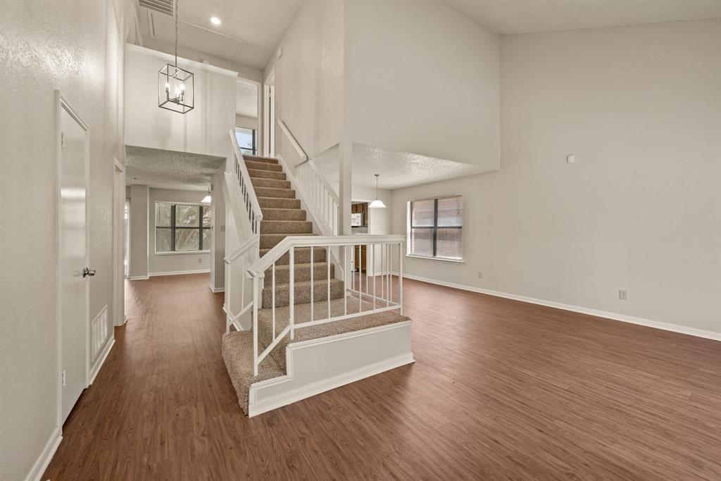 2530 Clayton Oaks Drive