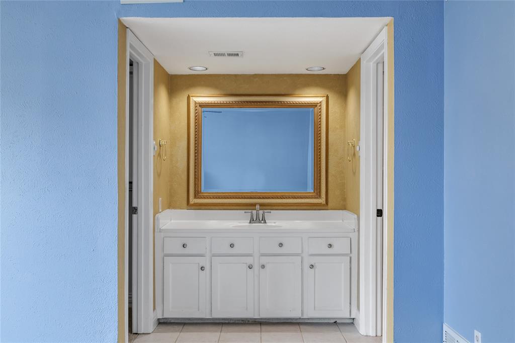 North Slopes Woodridge Condos - Residential