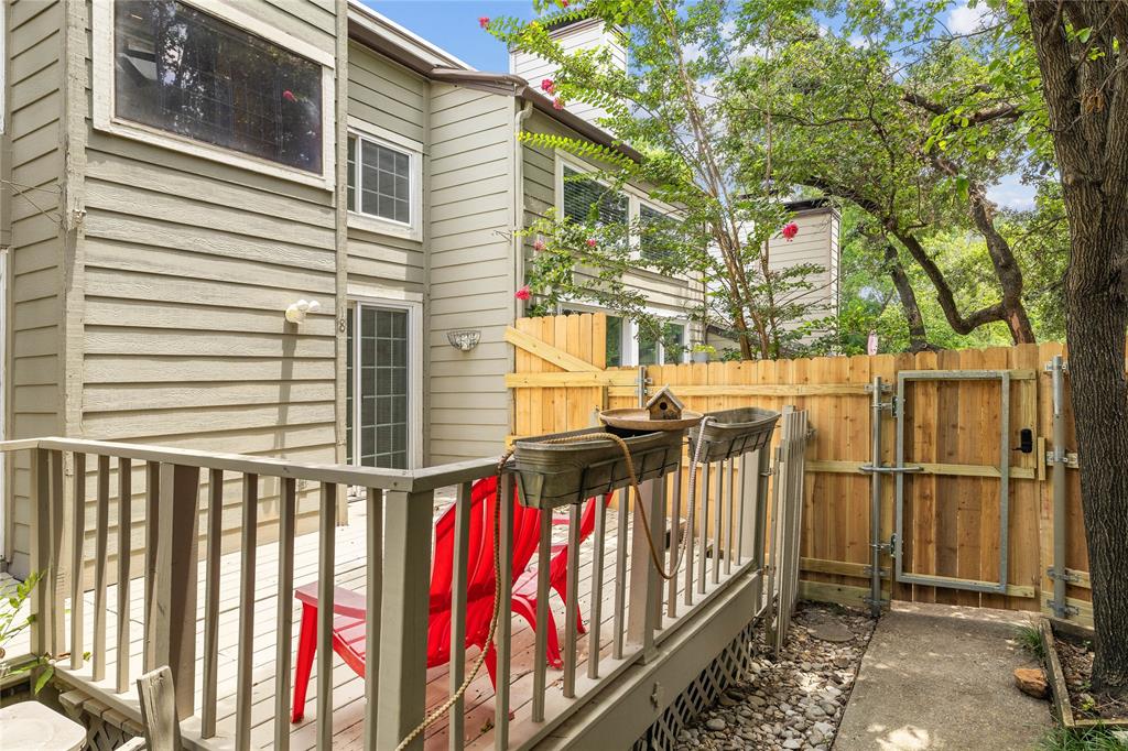 North Slopes Woodridge Condos - Residential