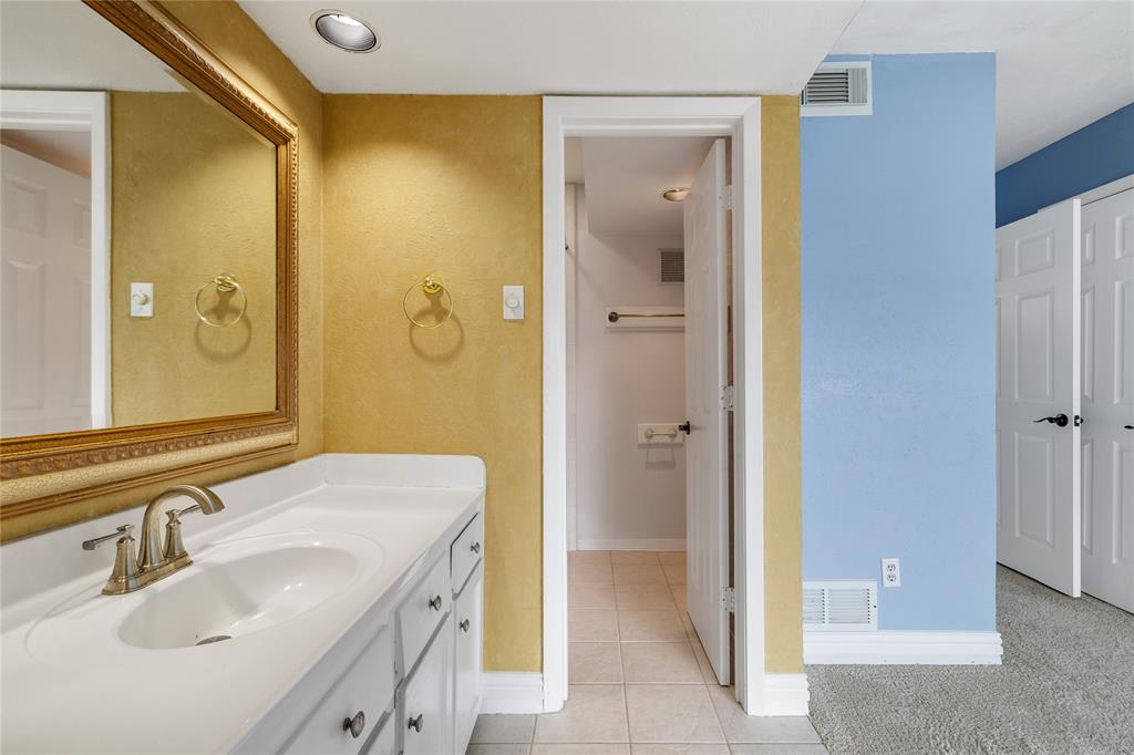 North Slopes Woodridge Condos - Residential