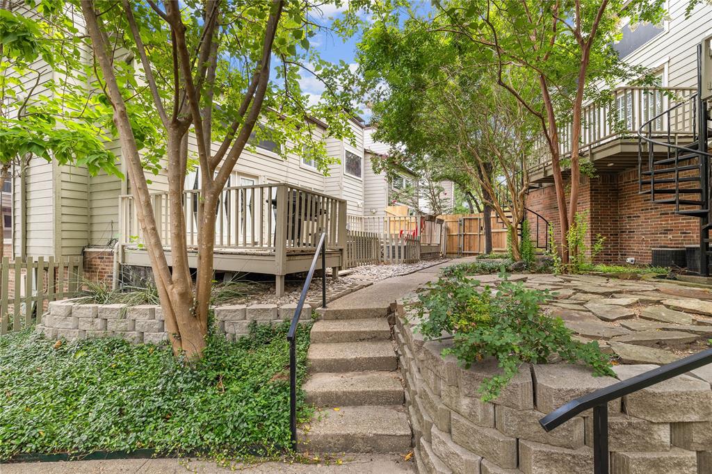 North Slopes Woodridge Condos - Residential