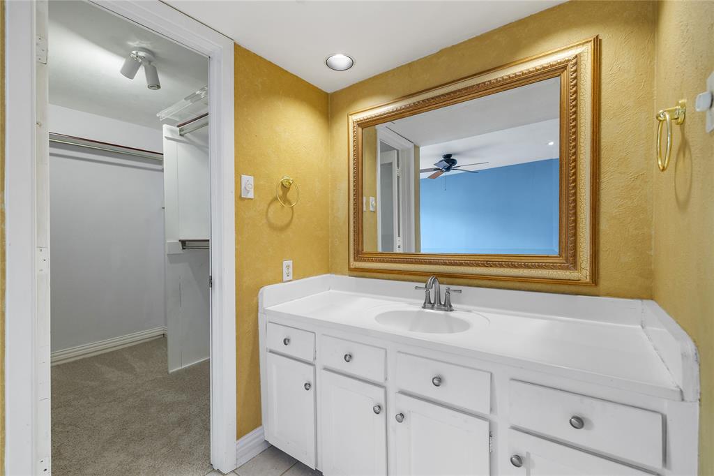 North Slopes Woodridge Condos - Residential