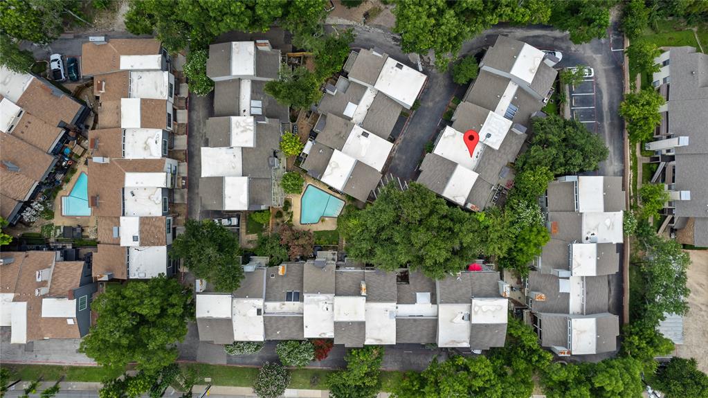 North Slopes Woodridge Condos - Residential