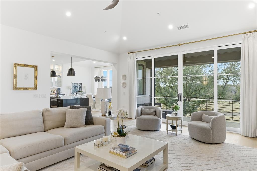 320 O'Connor Ridge Boulevard 22