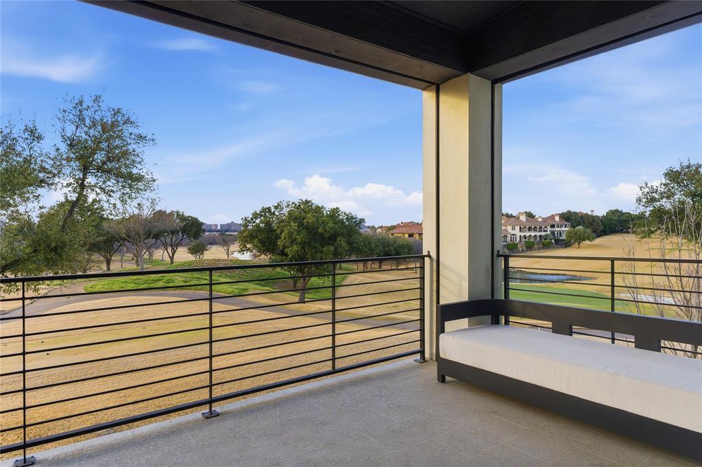 320 O'Connor Ridge Boulevard 22