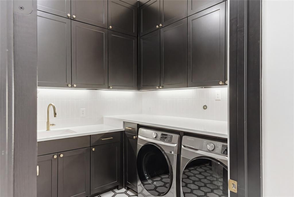 Residences Condos Bldg 3 - Residential