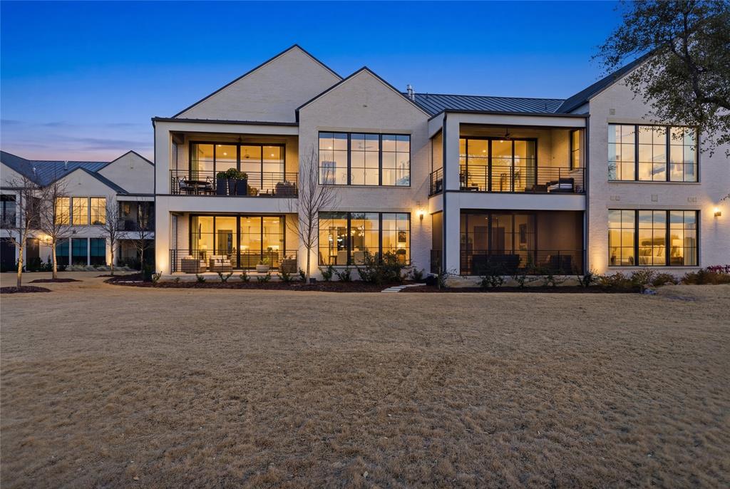 320 O'Connor Ridge Boulevard 22