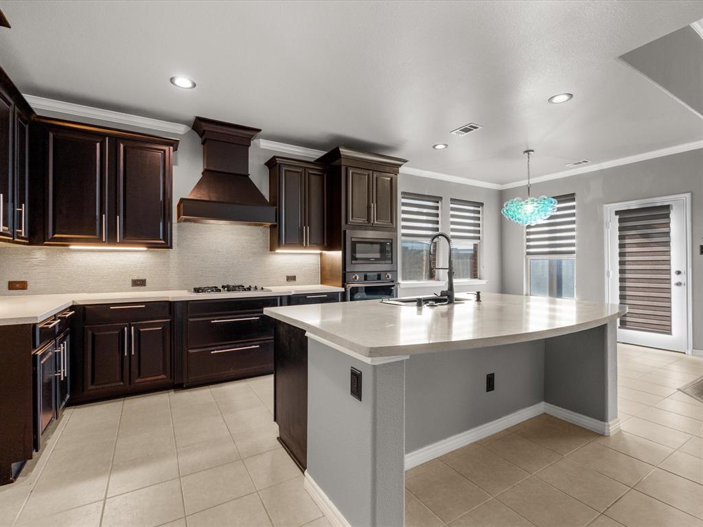 1924 Sunny Side Drive