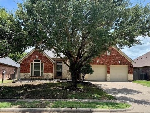 Photo of 5827 Windy Meadow Lane, Grand Prairie, TX 75052 (MLS # 21225240)