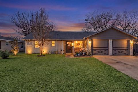 209 Mccurdy Street Crowley TX 76036