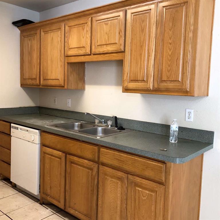1326 S Travis Street 1328