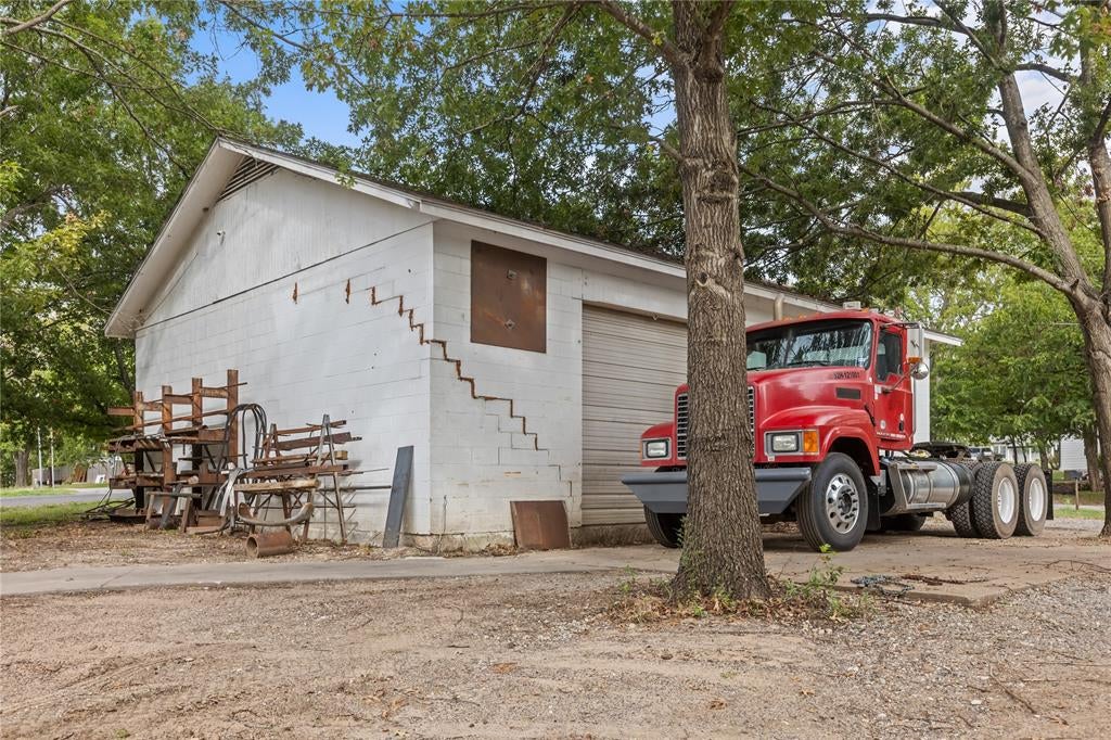 223 W 2nd Street