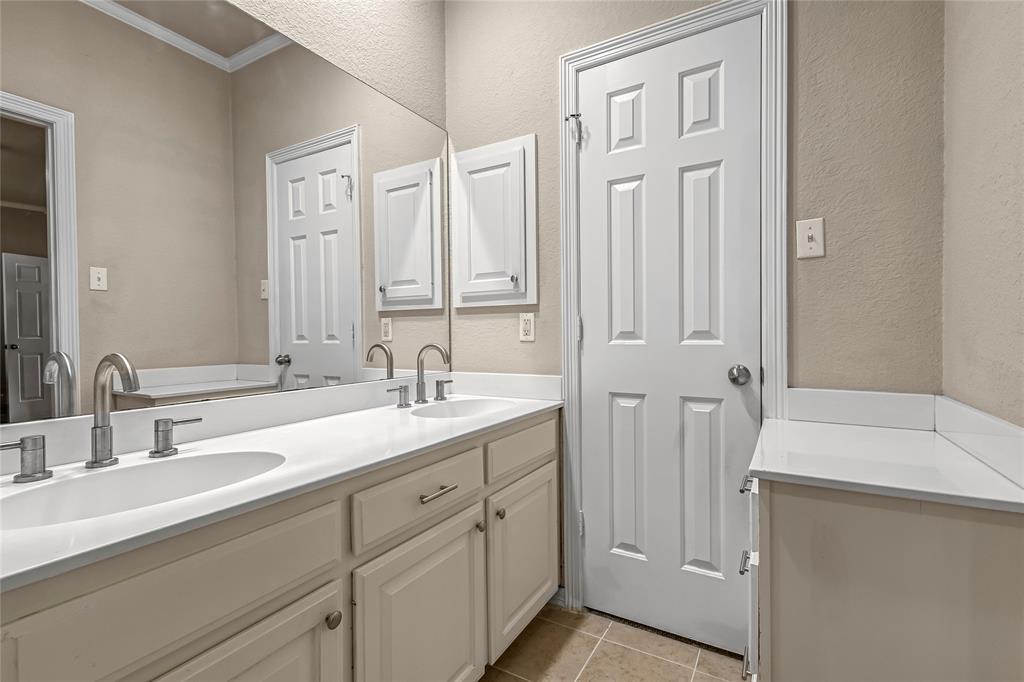 4508 Bowser - Residential