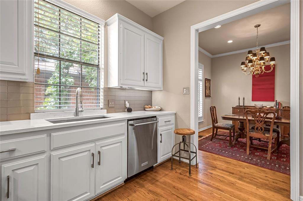 4508 Bowser - Residential